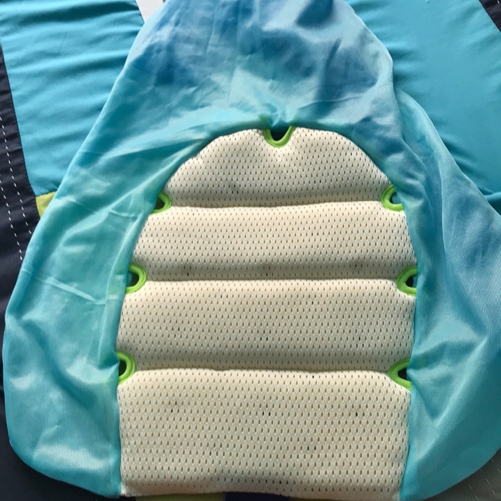 Munchkin bath cushion (bundle only price)